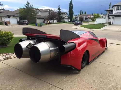 Этот совершенно безумный Ferrari с реактивными двигателями может развивать скорость более 400 миль в час