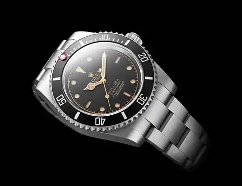 Взгляните на новый стильный взгляд на часы Rolex Military Submariner