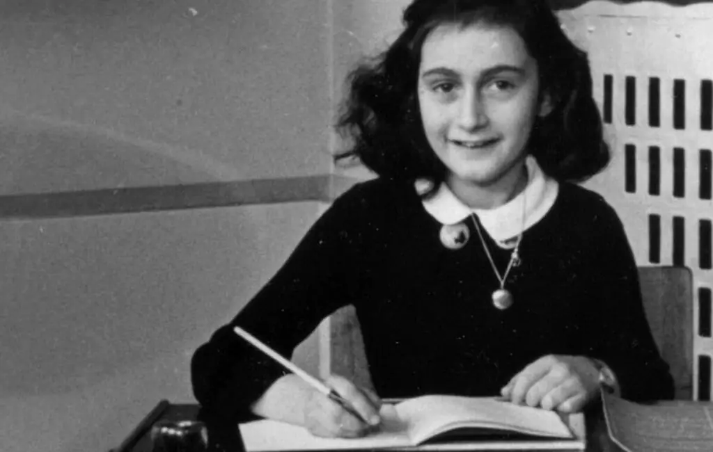 «Дневник Анны Франк» - одна из самых рекомендуемых книг для подростков «Дневник Анны Франк» - одна из самых рекомендуемых книг для подростков