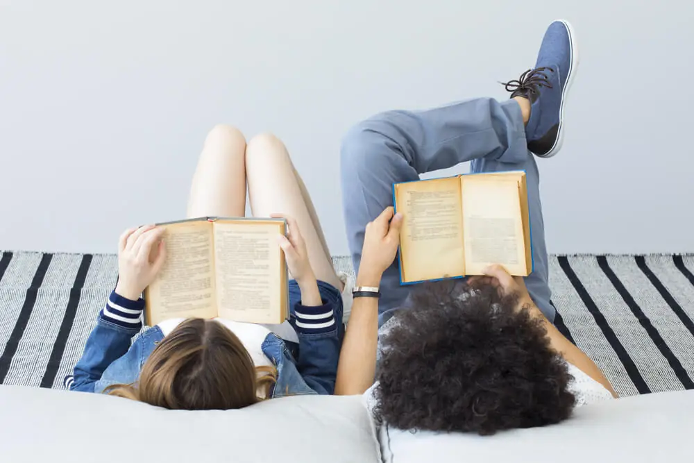 Путешествие во времени через молодежные книги
