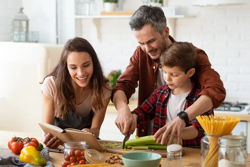 Поддерживающие родители или разрешающие родители, в чем разница?
