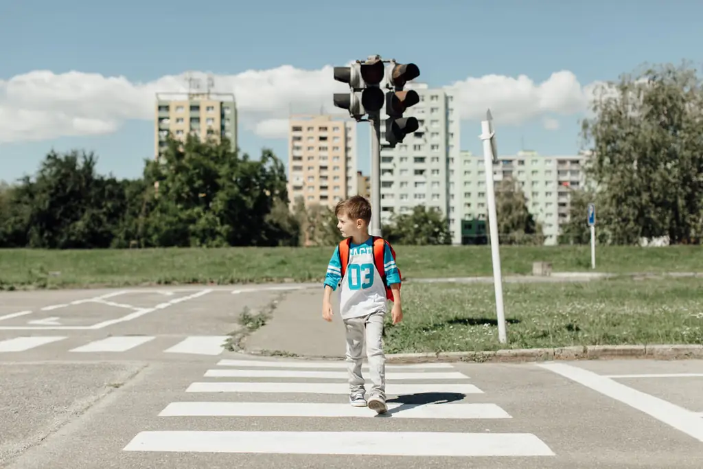 Когда я могу отпустить ребенка из дома одного?