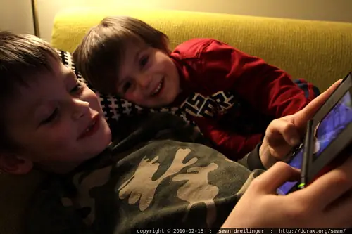 теперь все счастливы, что у Ника есть свой Nintendo DS обратно - _MG_5758.embed теперь все счастливы, что у Ника есть свой Nintendo DS обратно - _MG_5758.embed