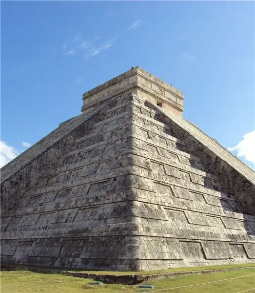 cv-chicen-itza-pyramid-2009_t20_7gna0v