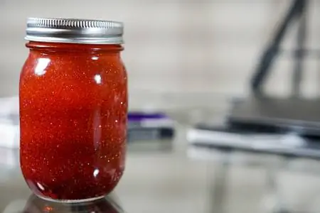 Как сделать успокаивающую банку и как она может помочь детям справиться с истериками