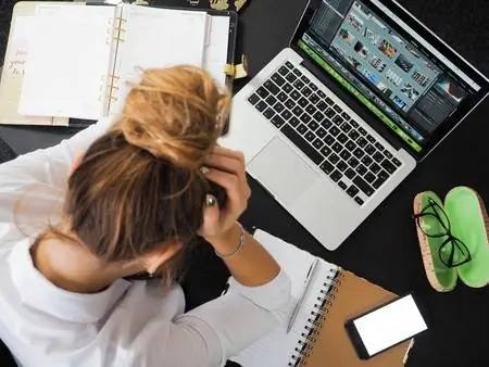 «Я видел, как она тихо плачет», вирусный текст, который показывает, что компании могут сделать, чтобы поддержать тех, у кого есть дети
