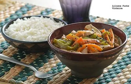 размешать жареную курицу