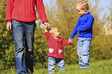 Малыш начинает ходить: советы, которые помогут ему сделать первые шаги
