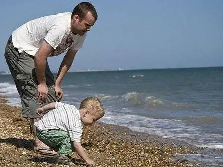 У любящих и общительных родителей меньше шансов иметь детей, которые запугивают своих сверстников