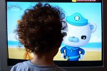 Подарите своему 3-летнему сыну на Рождество телевизор в его комнату