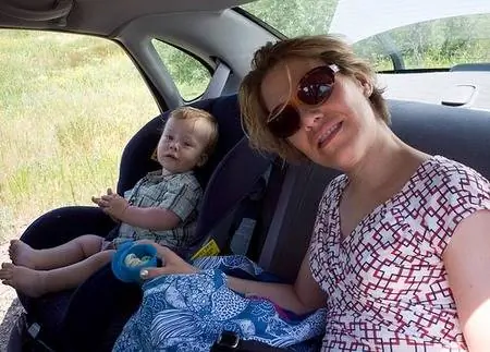 Автомобиль не место для детей, чтобы быть в одиночестве