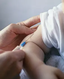 Родители мало знают о графике прививок