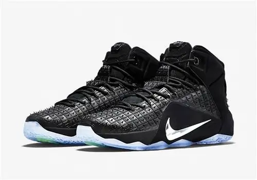 Nike LeBron 12 EXT «Black Rubber City» выходит завтра на Nike.com