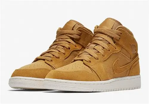 Только что выпущены «пшеничные» Air Jordan 1