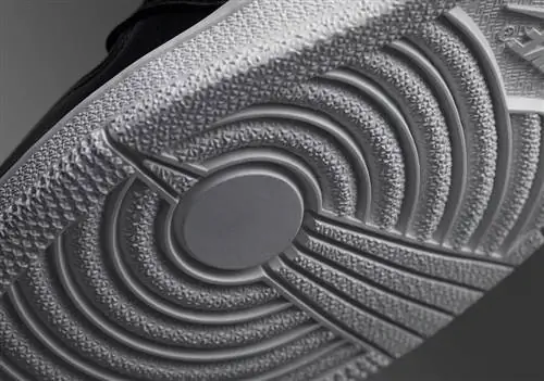 Дата выхода Air Jordan 1 High Zip Black White