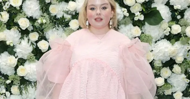 Никола Кофлан заняла место в списке самых стильно одетых женщин Vogue