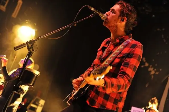 ЛОНДОН, Англия - 02 июня: Хозиер выступает на сцене O2 Shepherd's Bush Empire 2 июня 2015 года в Лондоне, Великобритания (Фото C Brandon/Redferns через Getty Images) ЛОНДОН, Англия - 02 июня: Хозиер выступает на сцене O2 Shepherd's Bush Empire 2 июня 2015 года в Лондоне, Великобритания (Фото C Brandon/Redferns через Getty Images)