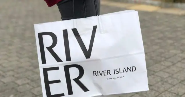 Этот блейзер в горошек за 80 евро от River Island выглядит как дизайнерская вещь