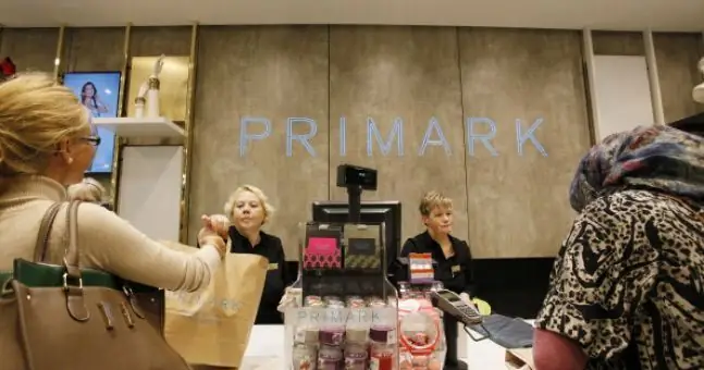 Penneys выпустила три фиксирующих спрея по 5 евро, и они выглядят НЕВЕРОЯТНО