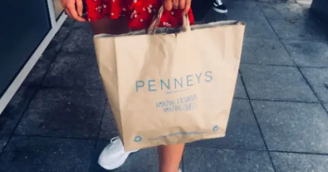 Это убойное платье от Penneys за 17 евро - идеальный вариант для вечеринок