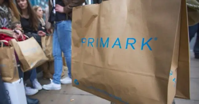 Этот костюм от Penneys за 31 евро идеально подходит для студенческих дней, когда вам нечего надеть