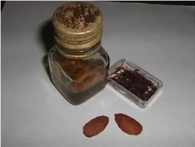 Маска для лица с миндальным медом и шафраном
