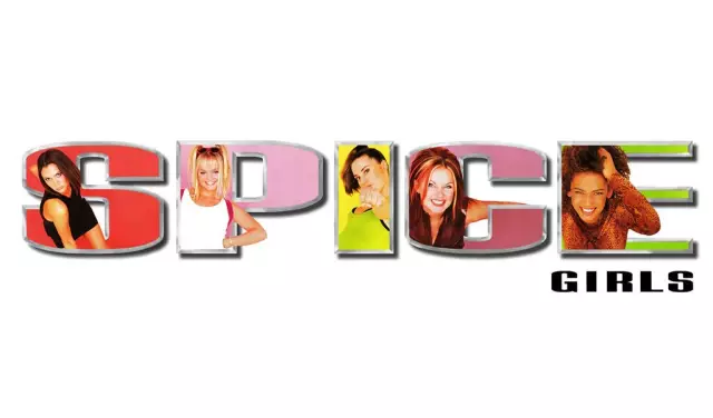 Почти завершенные Spice Girls собирают награду за лучшую группу года