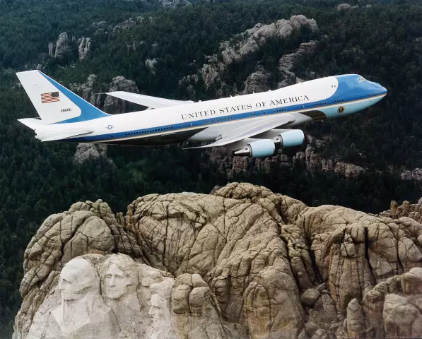 Что находится на борту Air Force One?