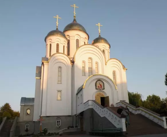 Две мексиканские куклы для младенцев Леонора и Софии и культурная ночь с Антонио Бандерасом для принцев Астурийских