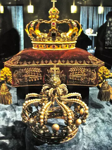 Crown Jewels для носилок