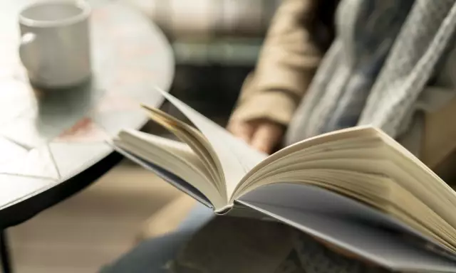 Почему новые книги пахнут по-другому?