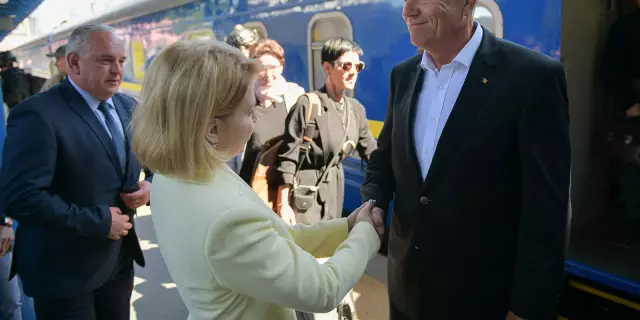 Первые заявления Изабель Пантойи после подтверждения газеты, которую она заплатила, чтобы ускорить усыновление ее дочери